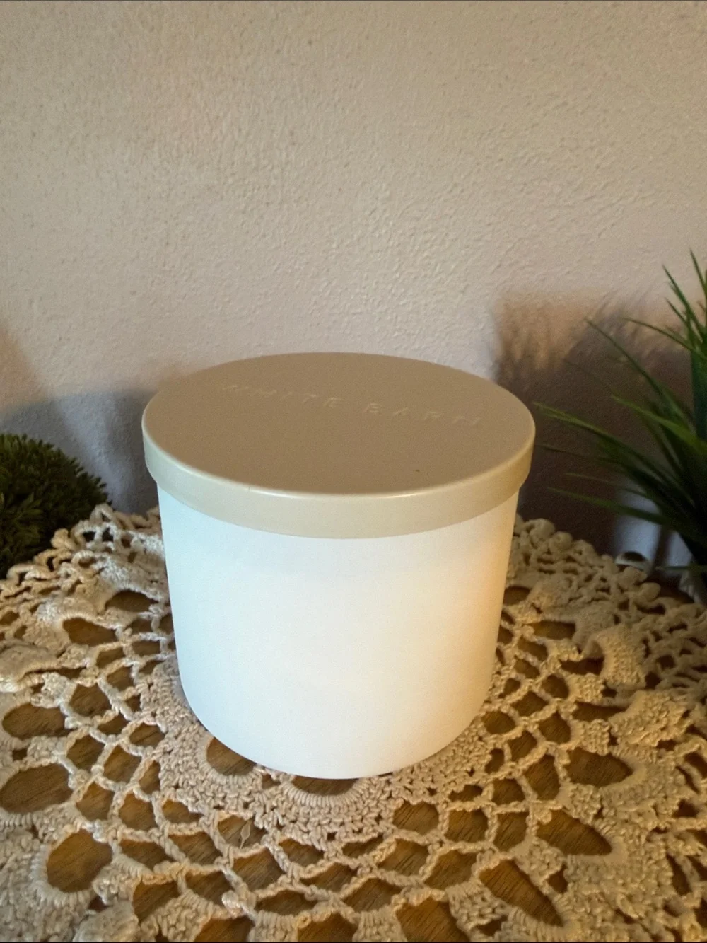 White Barn Fiji White Sands Candle - Cream Lid - Picture 2 of 4